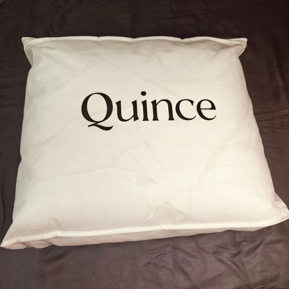 Quince Full Queen White Down Alternative Comforter 100% Cotton cover